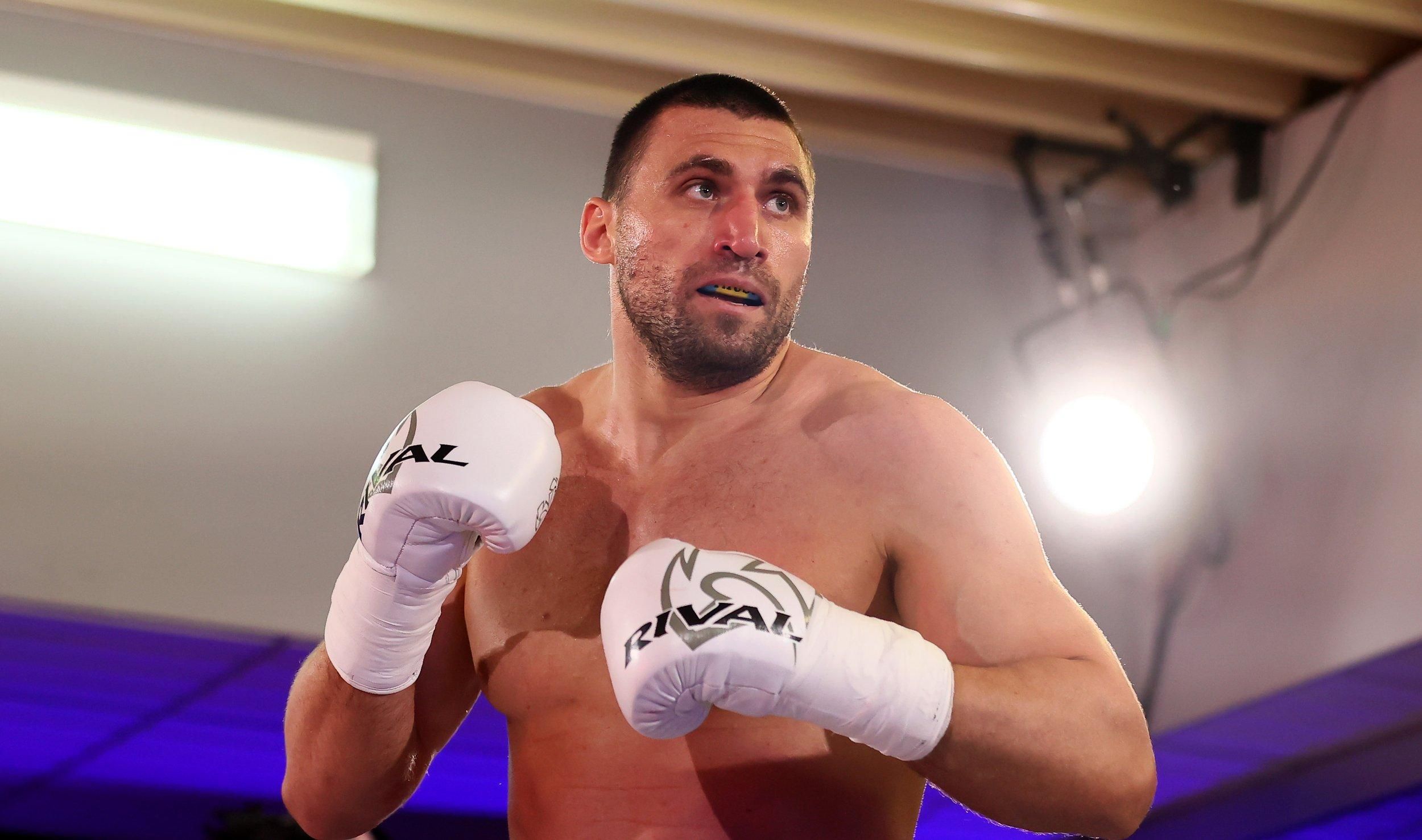 Víktor Vykhryst noquea a su rival a los 29 segundos y conquista el título WBO European del peso pesado