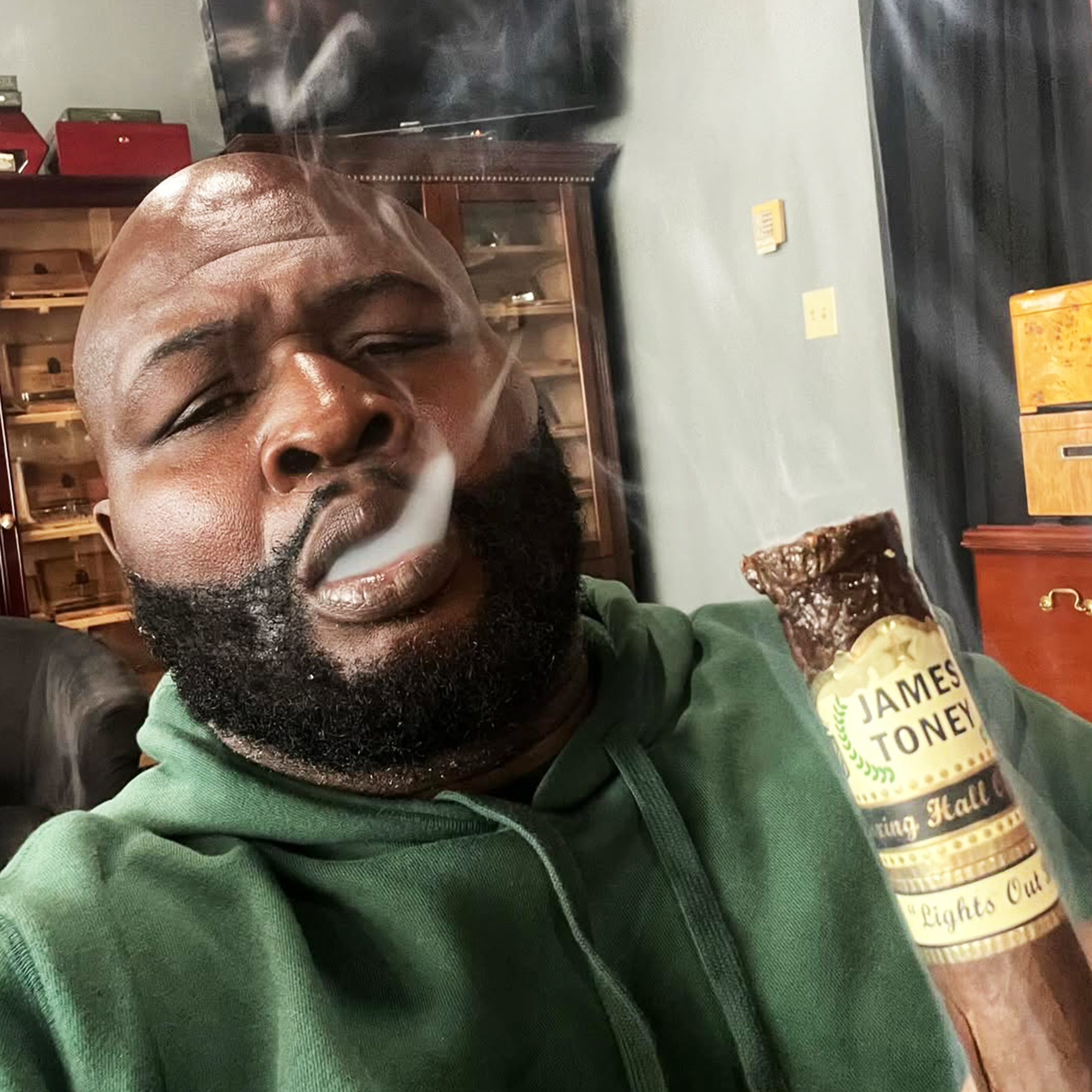 Тоні – про Усика, Джошуа і Ф’юрі: «Нокаутував би усіх цих виродків» Тоні – про Усика, Джошуа і Ф’юрі: «Нокаутував би усіх цих виродків»