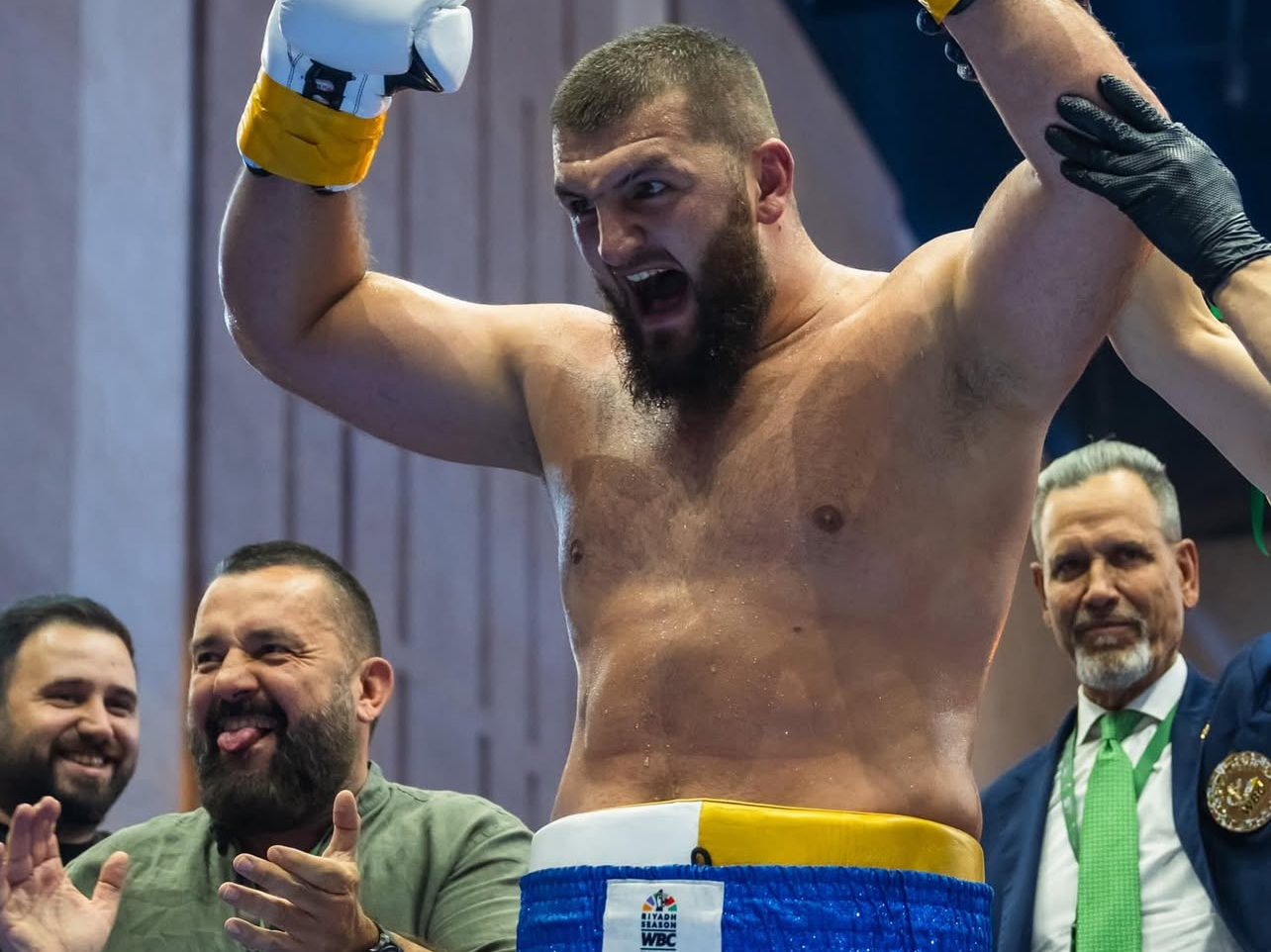 WBC Grand Prix Quarterfinal Results in Heavyweight