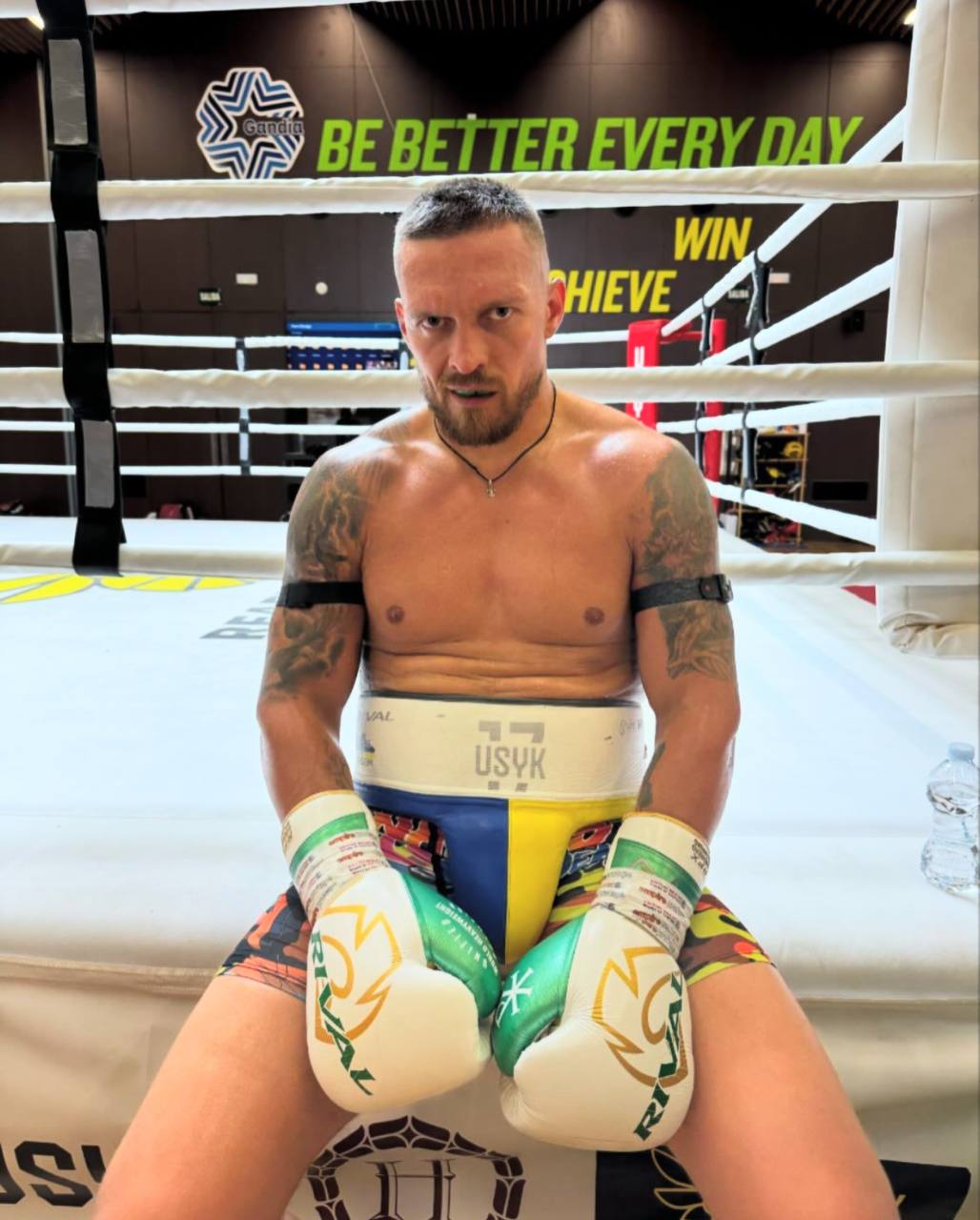 Усик завершив тренувальний табір Усик завершив тренувальний табір