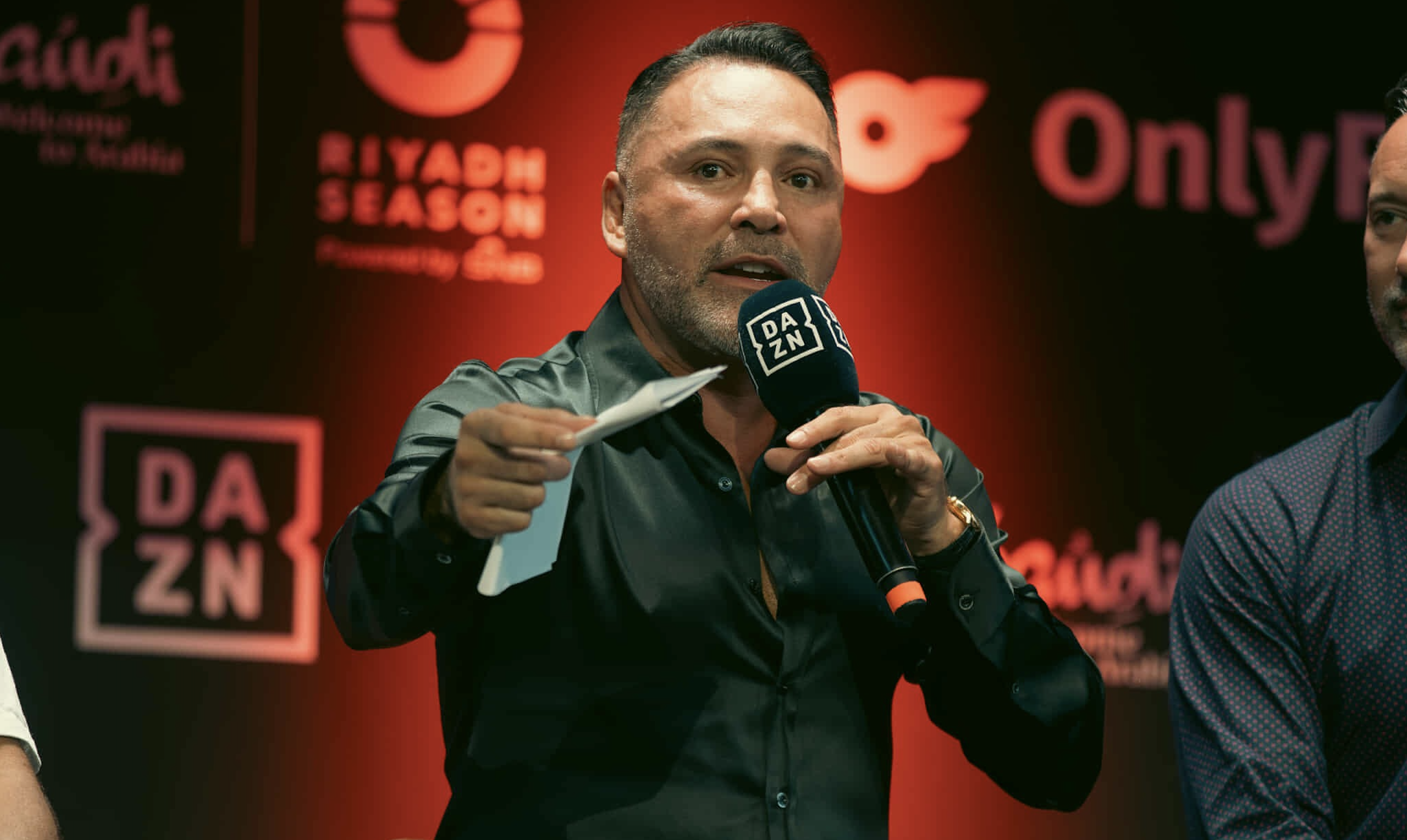 De La Hoya: “Creemos en los negocios honestos, pero los bastardos de TKO quieren cambiarlo todo”