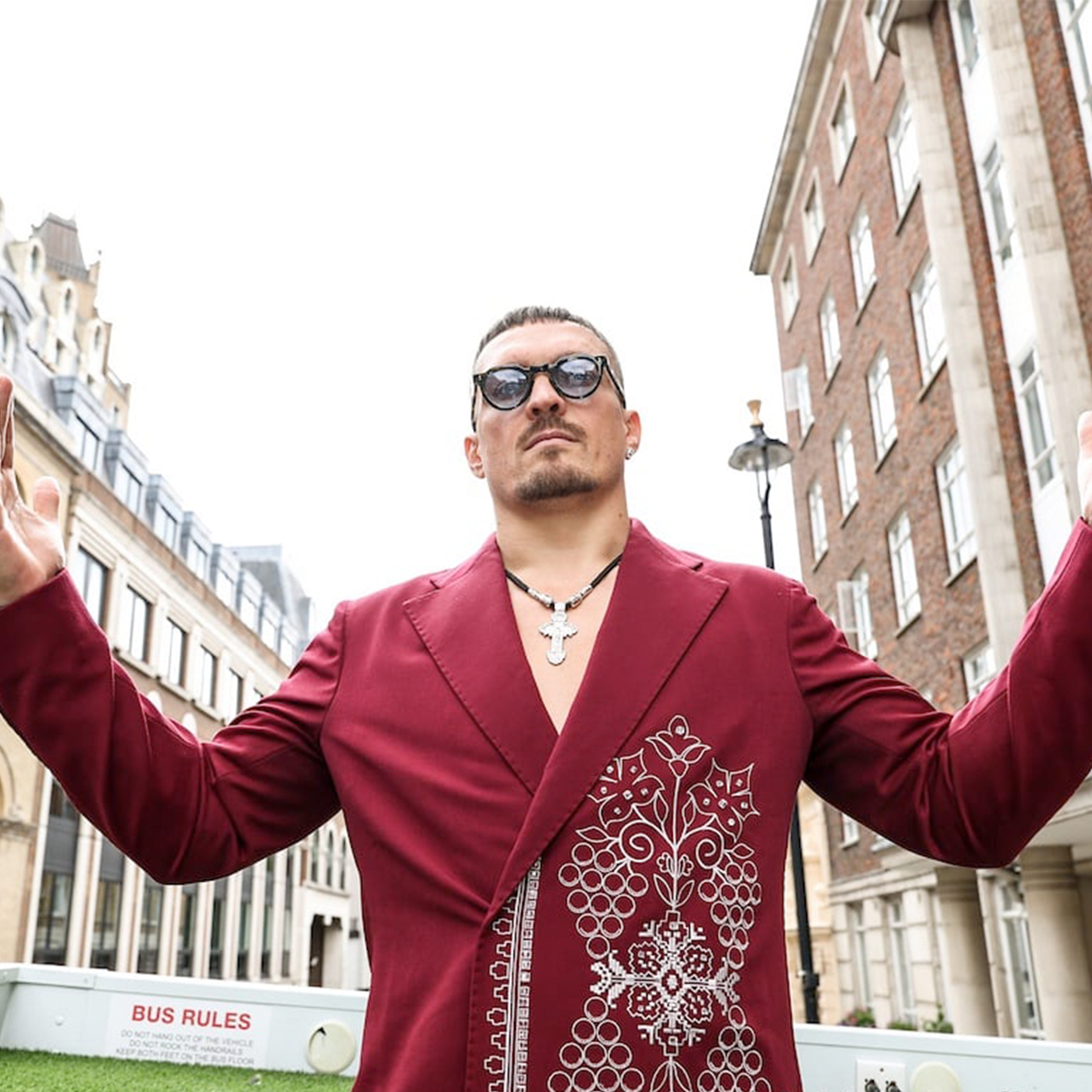 Usyk admite que Dubois podría golpear debajo del cinturón nuevamente: "No importa" Usyk admite que Dubois podría golpear debajo del cinturón nuevamente: "No importa"