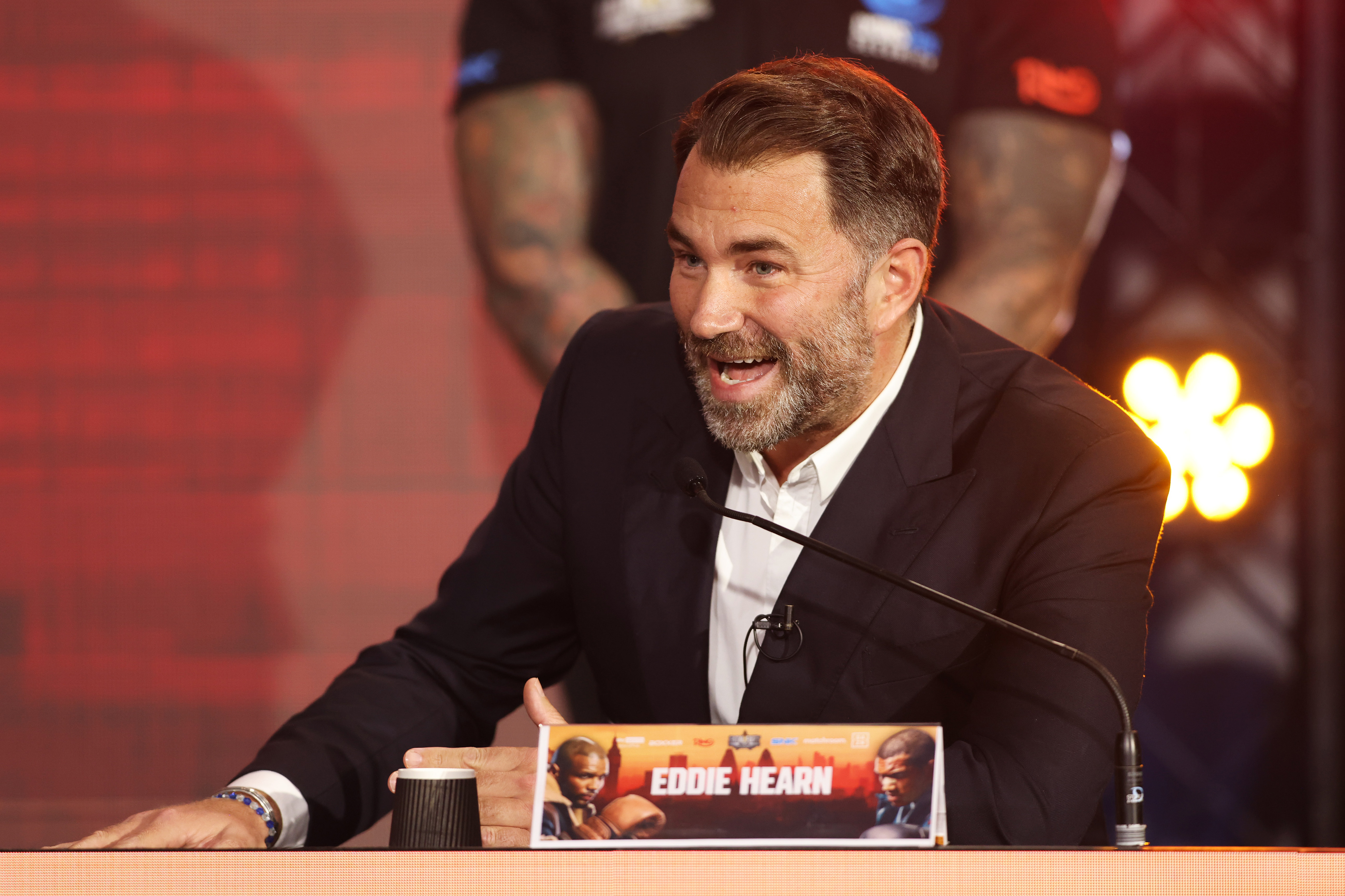 Эдди Хирн прошелся по Кроуфорду из-за скандала с WBC