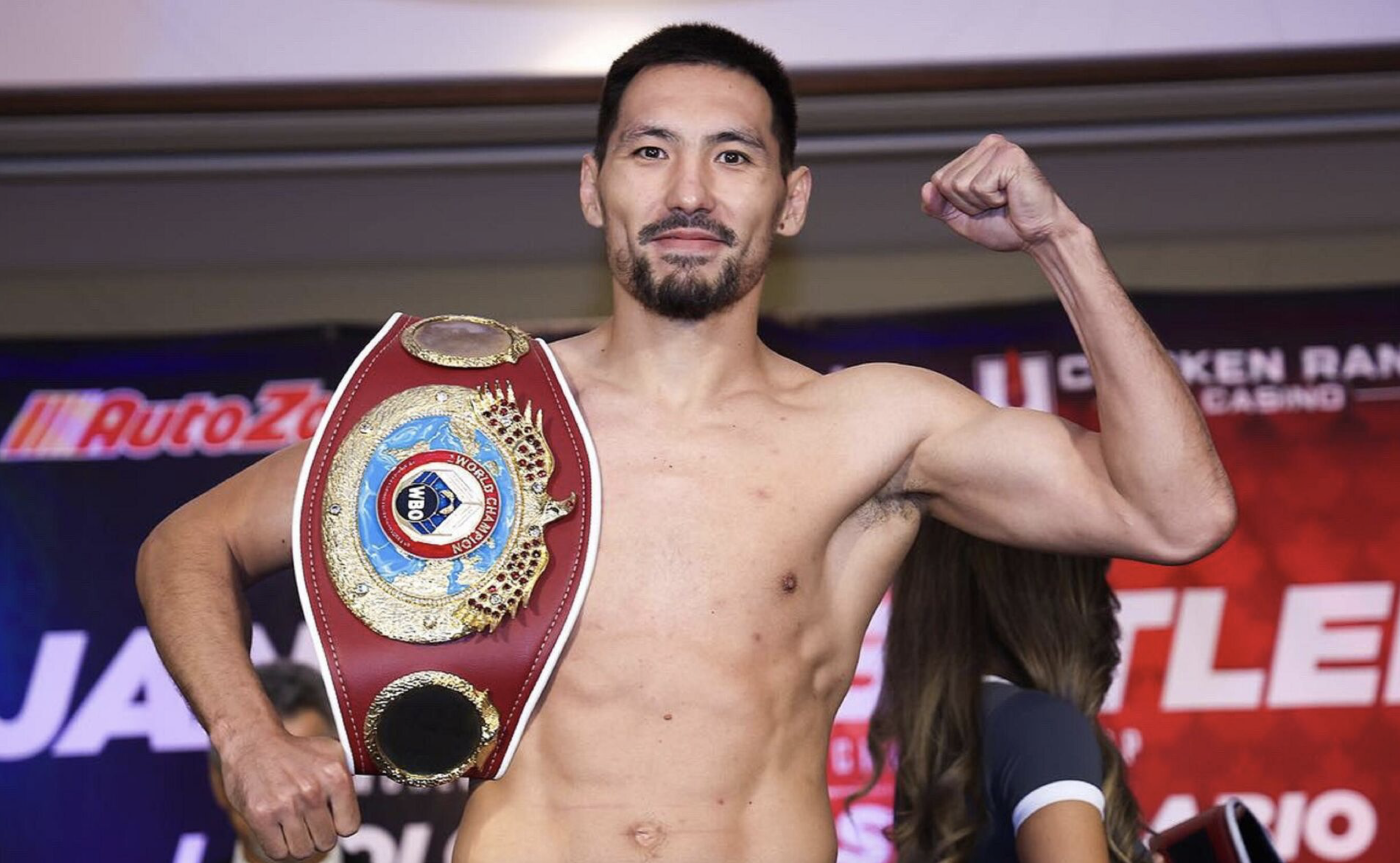 Алимханулы проведет унификацию с Ларой – BoxingScene