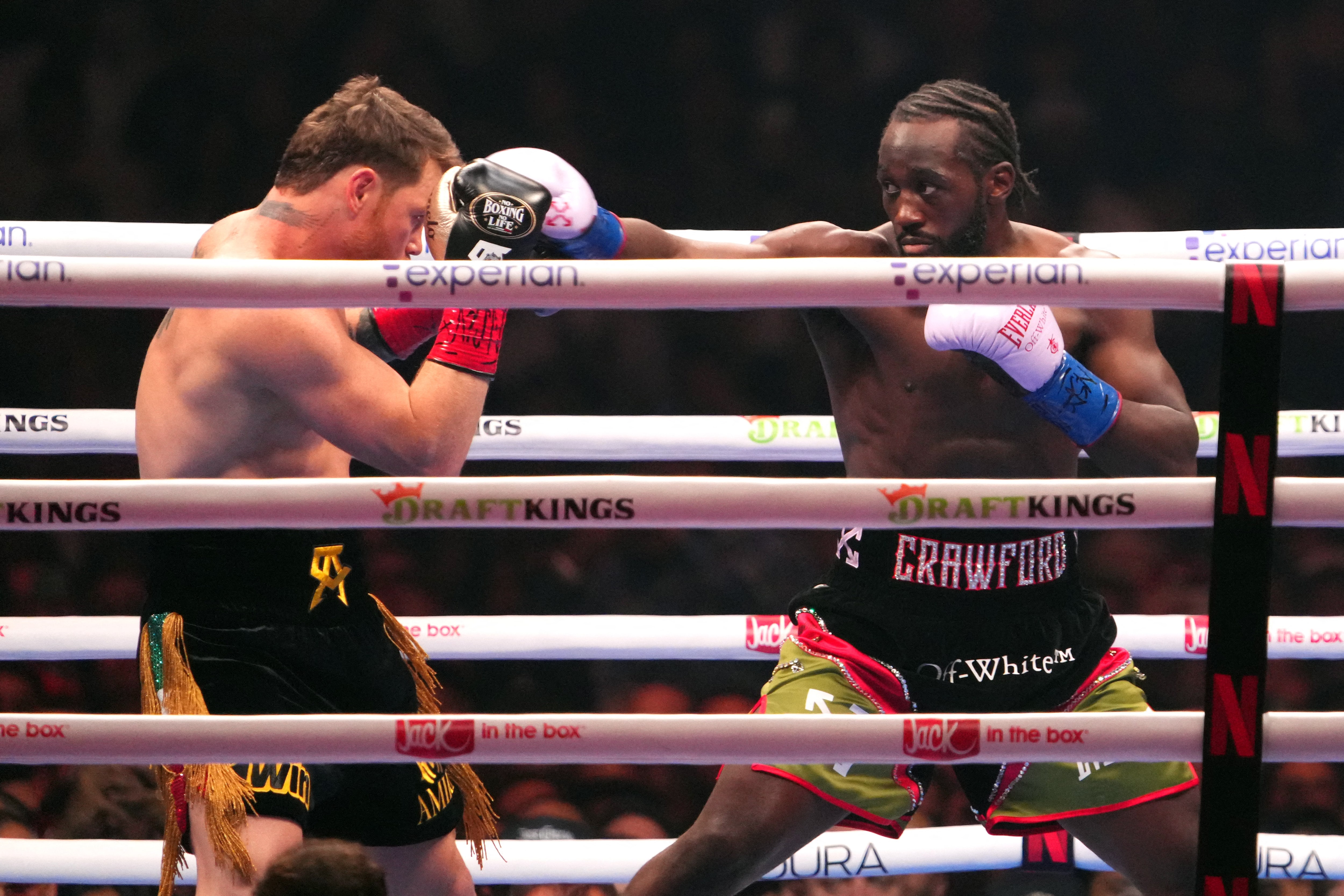 Cómo Crawford venció a Canelo: estadísticas de RTF