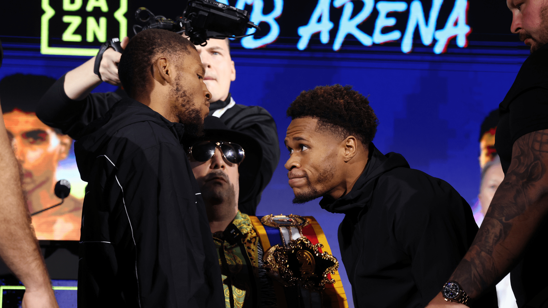 Devin Haney Slightly Outweighs Brian Norman