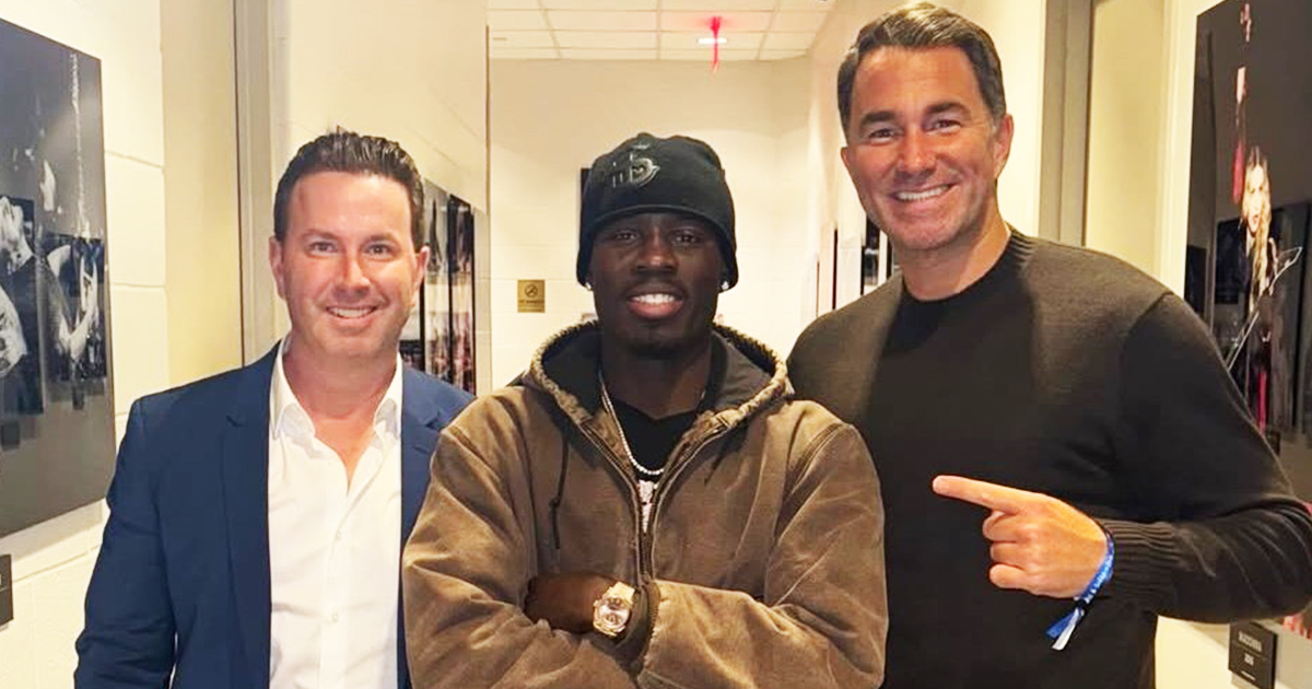 Hitchins continúa oficialmente su colaboración con Matchroom Hitchins continúa oficialmente su colaboración con Matchroom