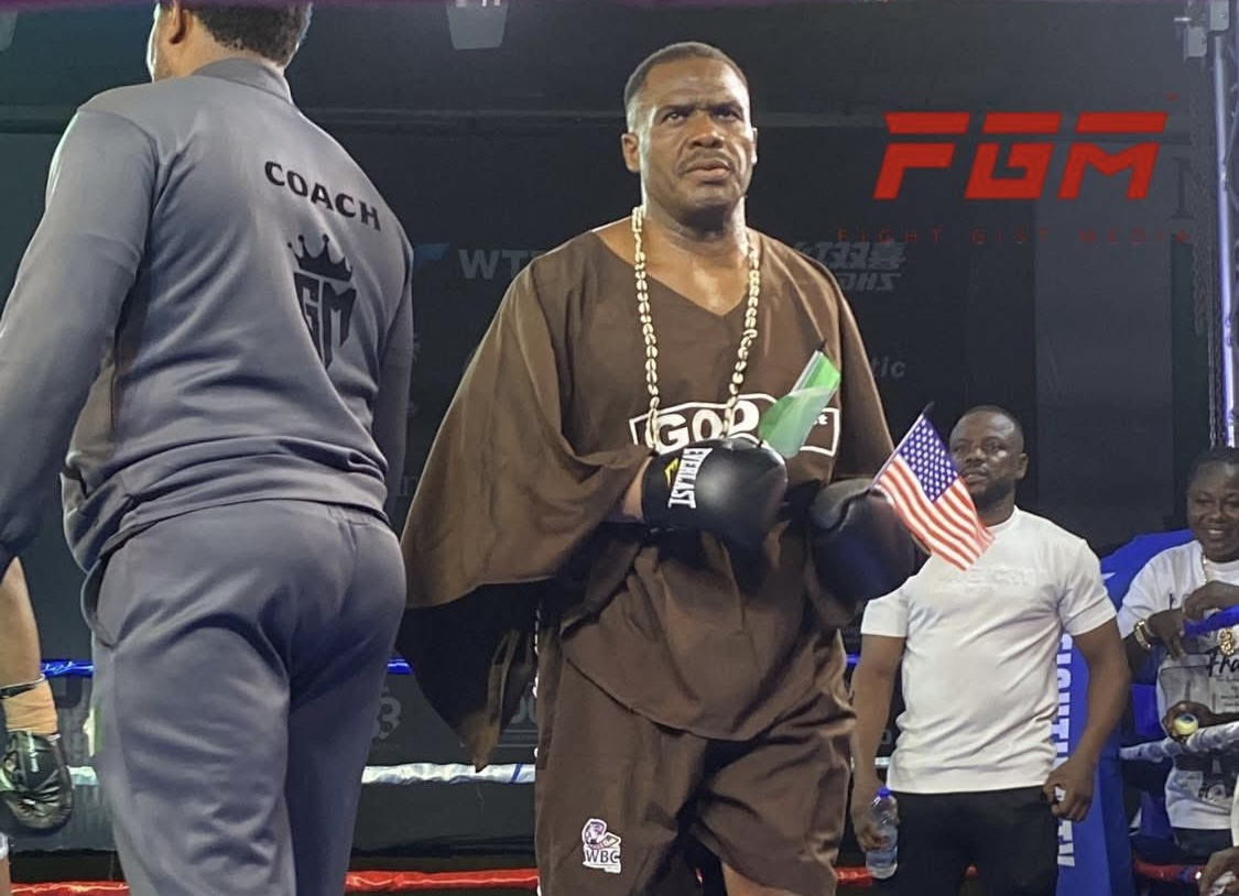 Ike Ibeabuchi disputó su primer combate en 26 años y retó a Usyk