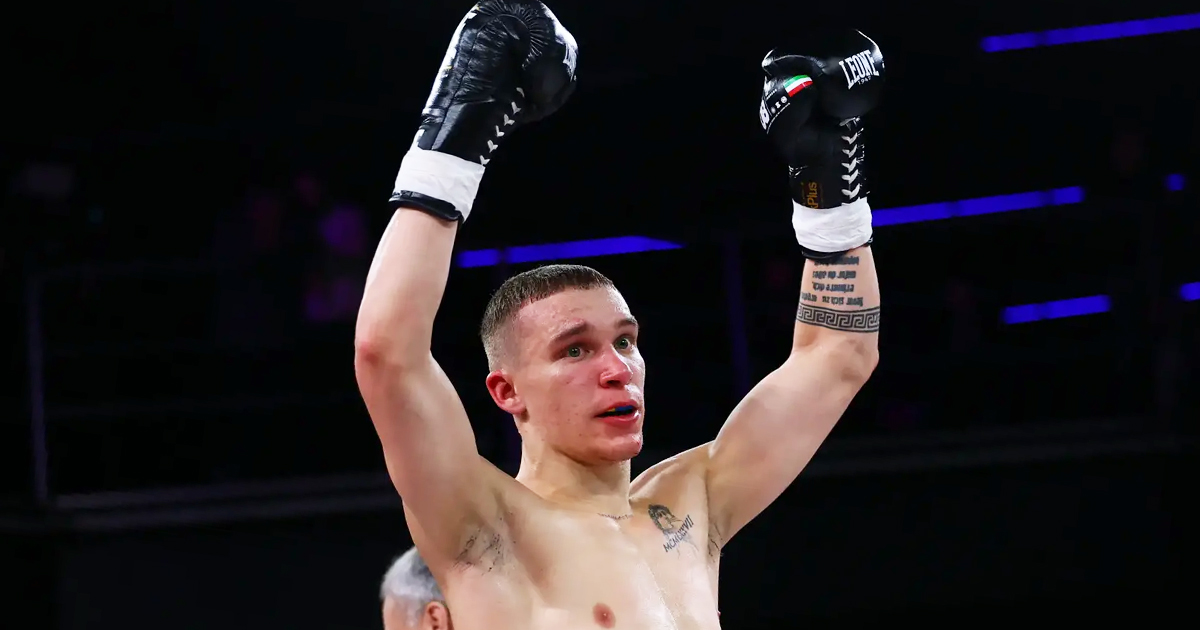 Lozan – boxeador de reserva para la final del Gran Premio WBC Lozan – boxeador de reserva para la final del Gran Premio WBC