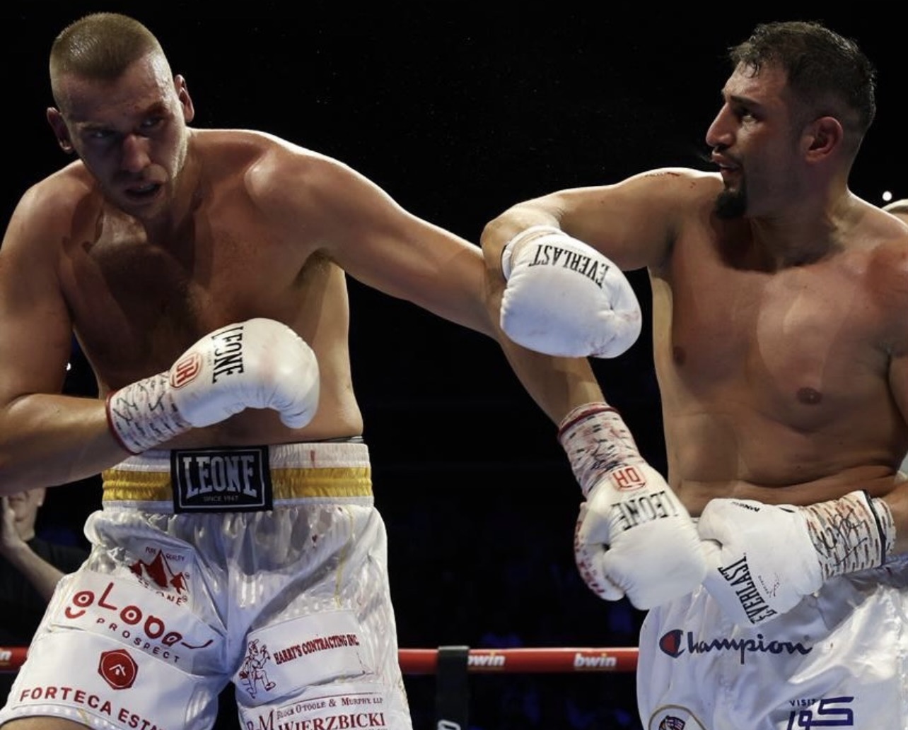 Кабаєл був точнішим, Книба – активнішим: статистика бою від RTFight