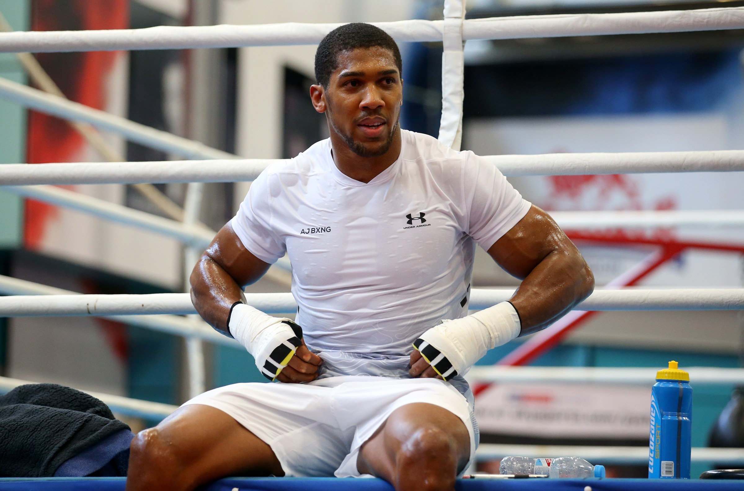 El excampeón británico Anthony Joshua podría unirse al campamento de Usyk en Valencia El excampeón británico Anthony Joshua podría unirse al campamento de Usyk en Valencia