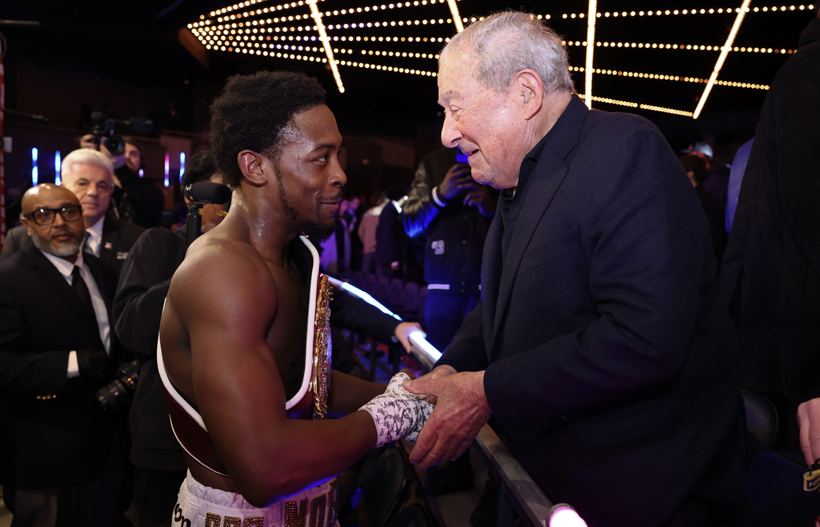 Боб Арум: «Не розумію, чим займалися всі тренери Кейшона» Боб Арум: «Не розумію, чим займалися всі тренери Кейшона»