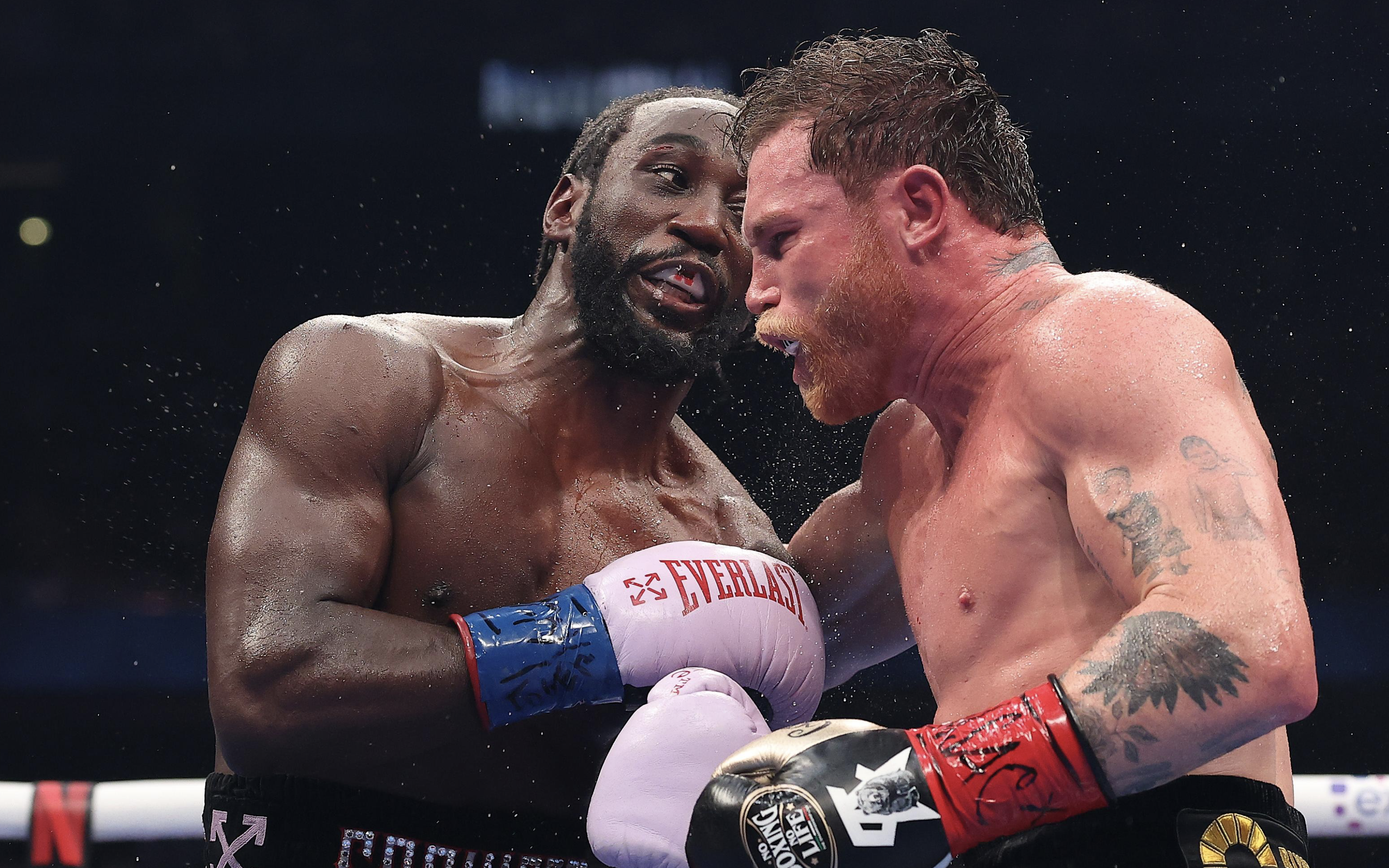 Cómo Crawford venció a Canelo: estadísticas de RTF
