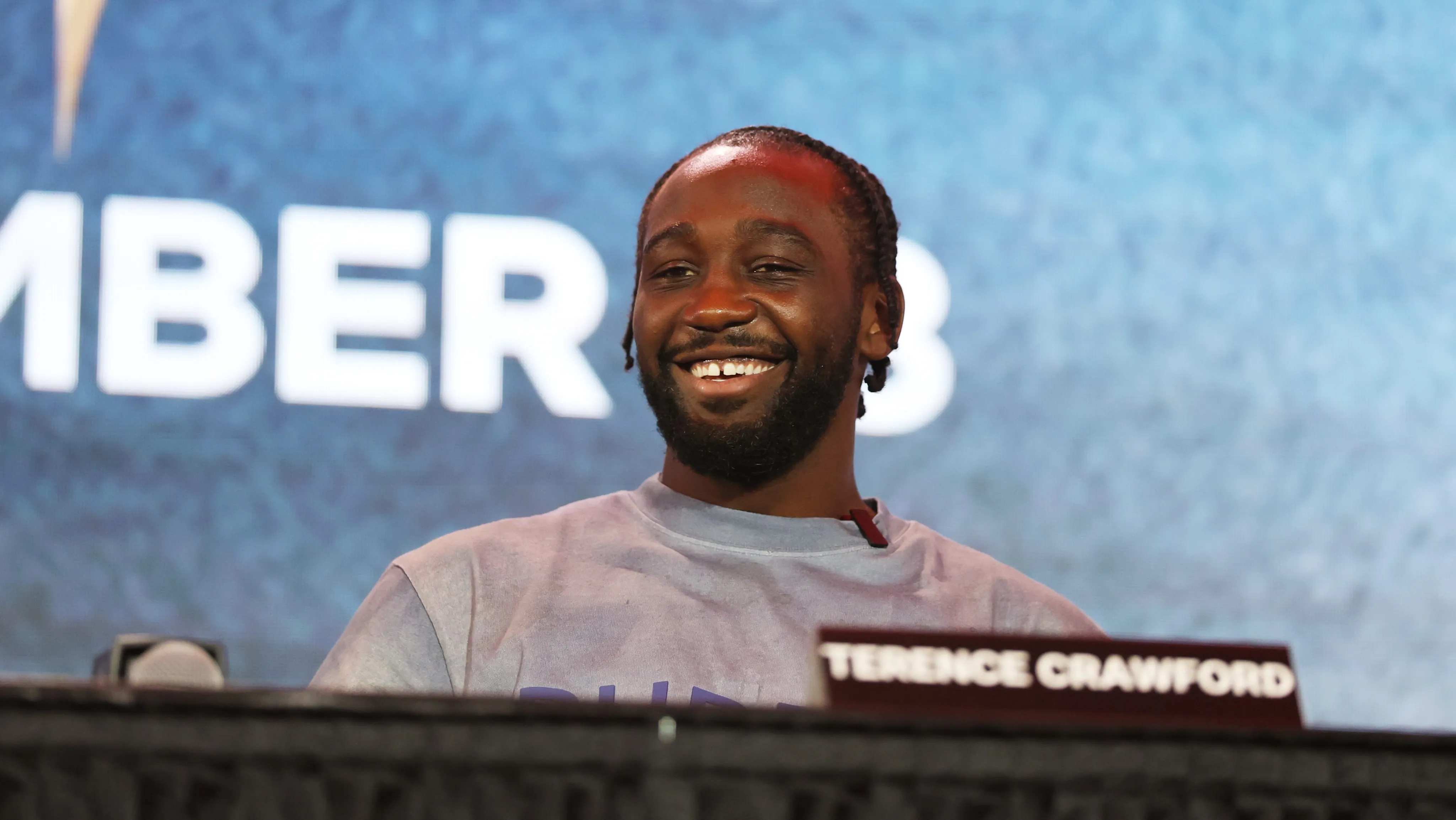 El experto estadounidense está convencido: Crawford no debe pelear con Bivol