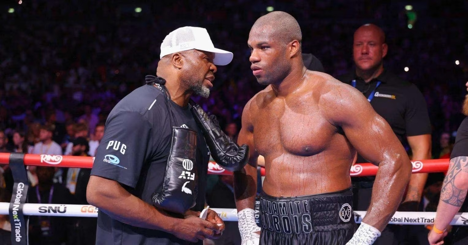 Usyk’s Cutman Calls Dubois-Charles Split “Sad”