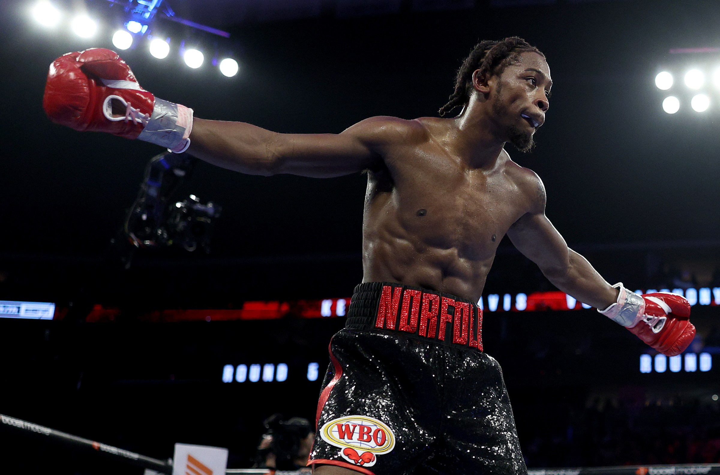 Oficial: Keyshawn Davis volverá al ring en la cartelera de Shakur – Teófimo