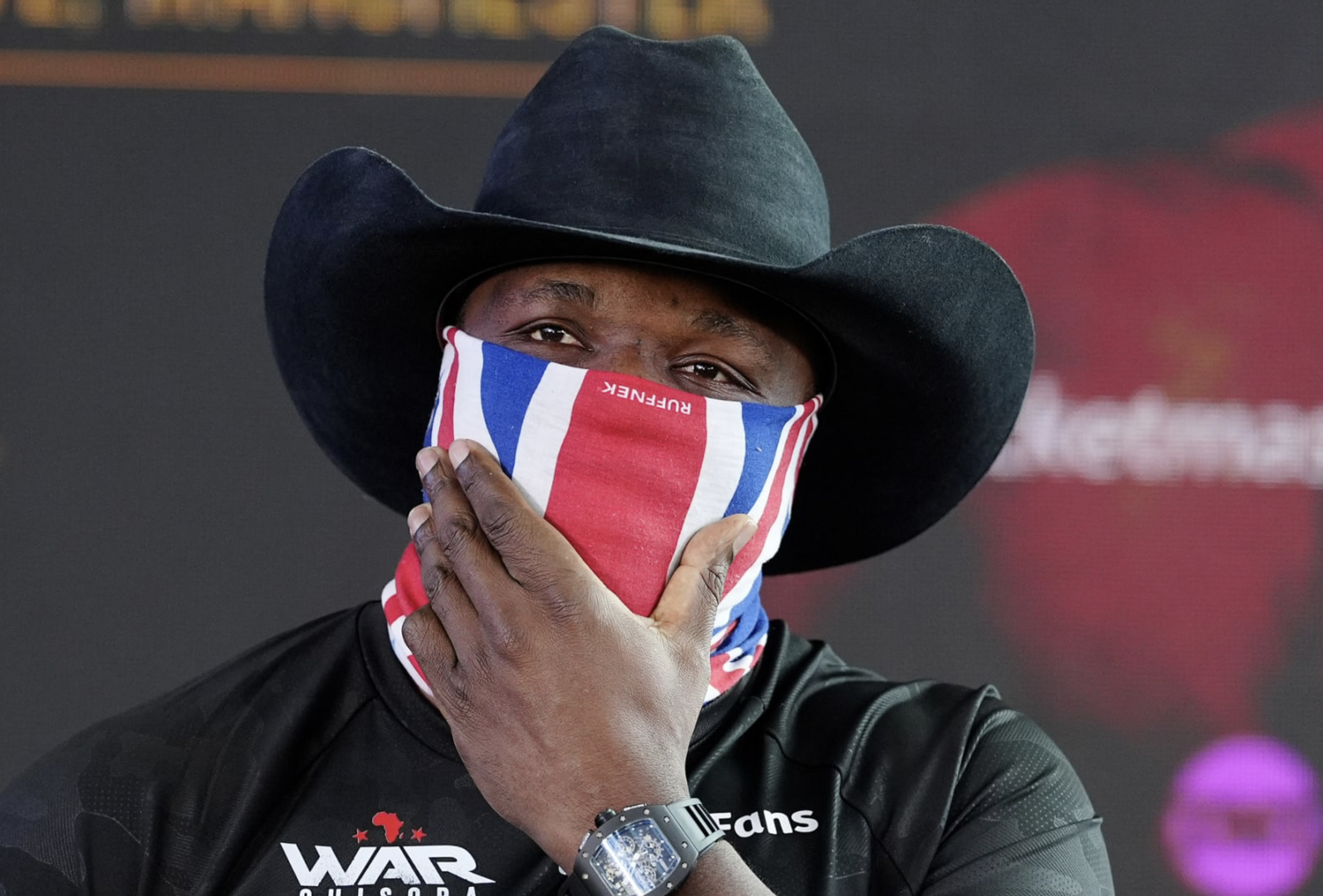 Warren: “Teníamos un candidato para Chisora, pero ya no está disponible” Warren: “Teníamos un candidato para Chisora, pero ya no está disponible”