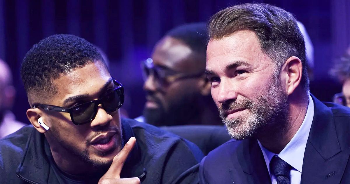 Hearn, sobre los entrenamientos de Joshua con Usyk: un entorno disciplinado y autoritario