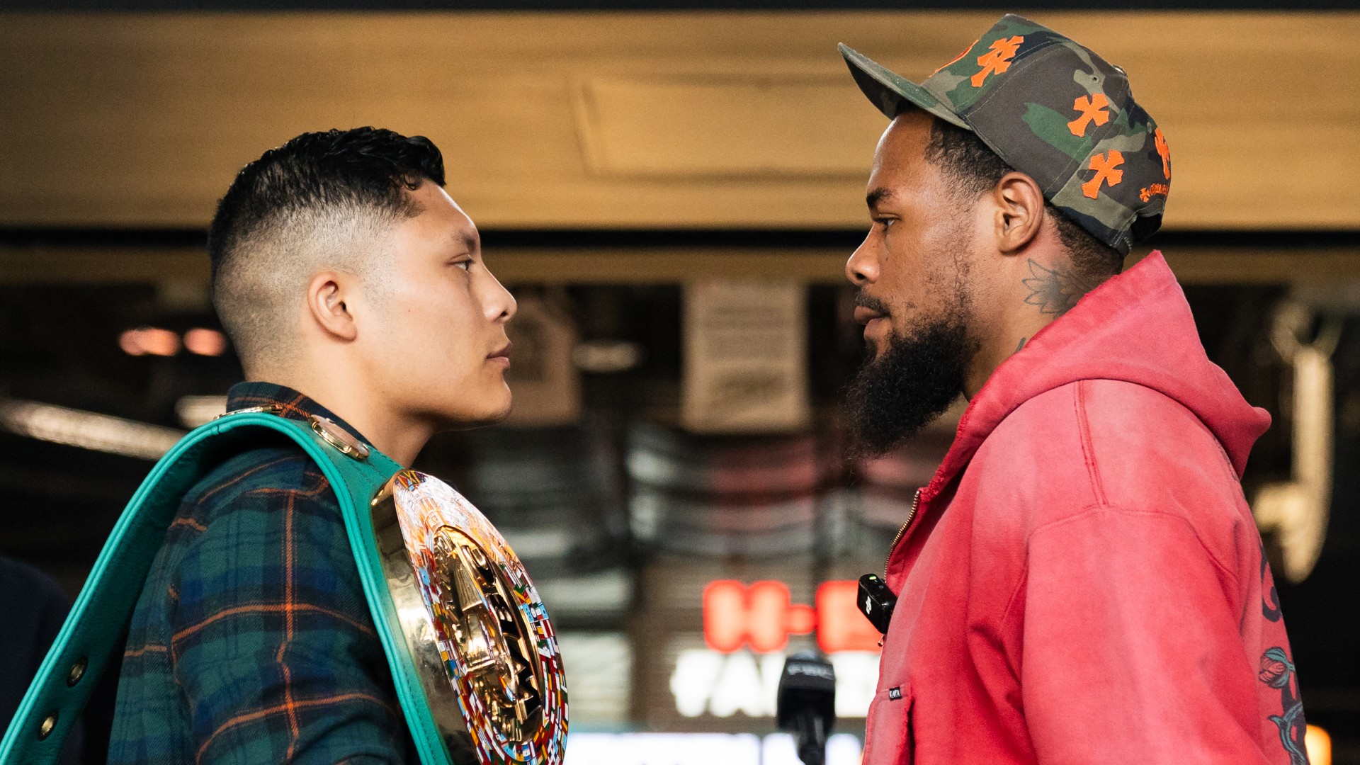 Cruz – Roach: hora de salida al ring en EE. UU., Reino Unido, Ucrania, Australia y Japón