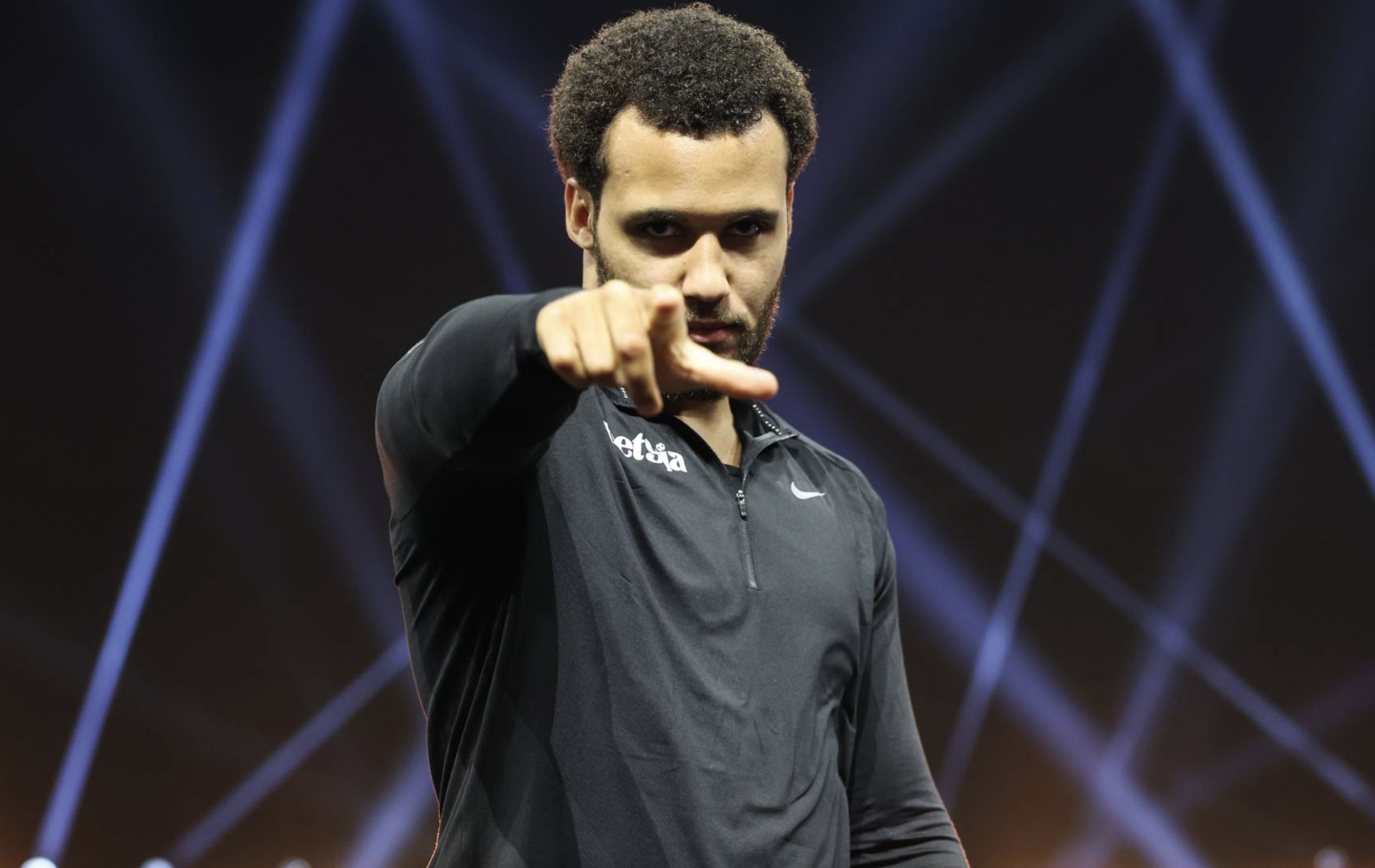 Эдди Хирн подобрал трех потенциальных соперников для Мозеса Итаумы Эдди Хирн подобрал трех потенциальных соперников для Мозеса Итаумы