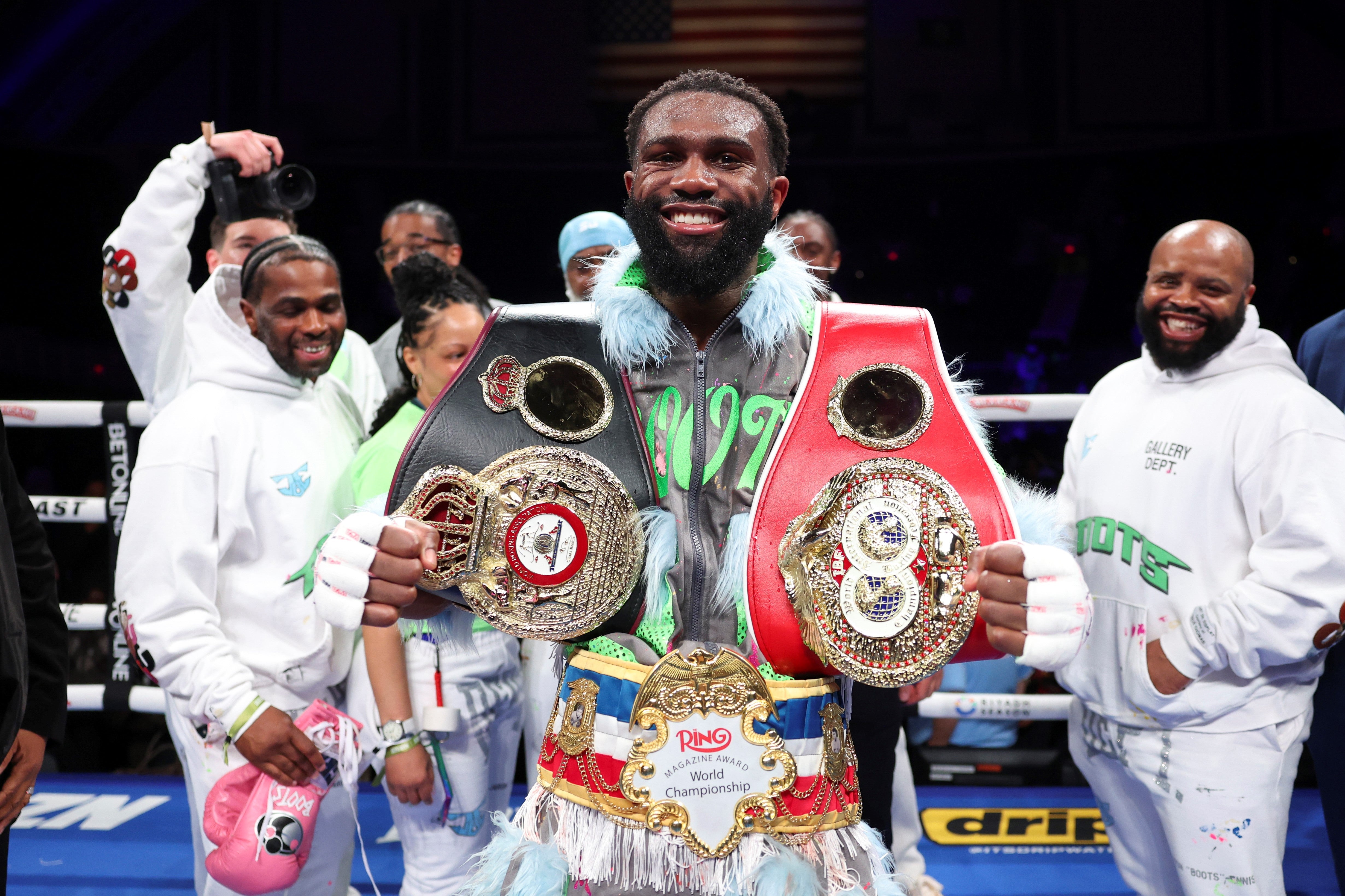 Eddie Hearn: "Ennis Has Signed Agreement to Fight Ortiz"