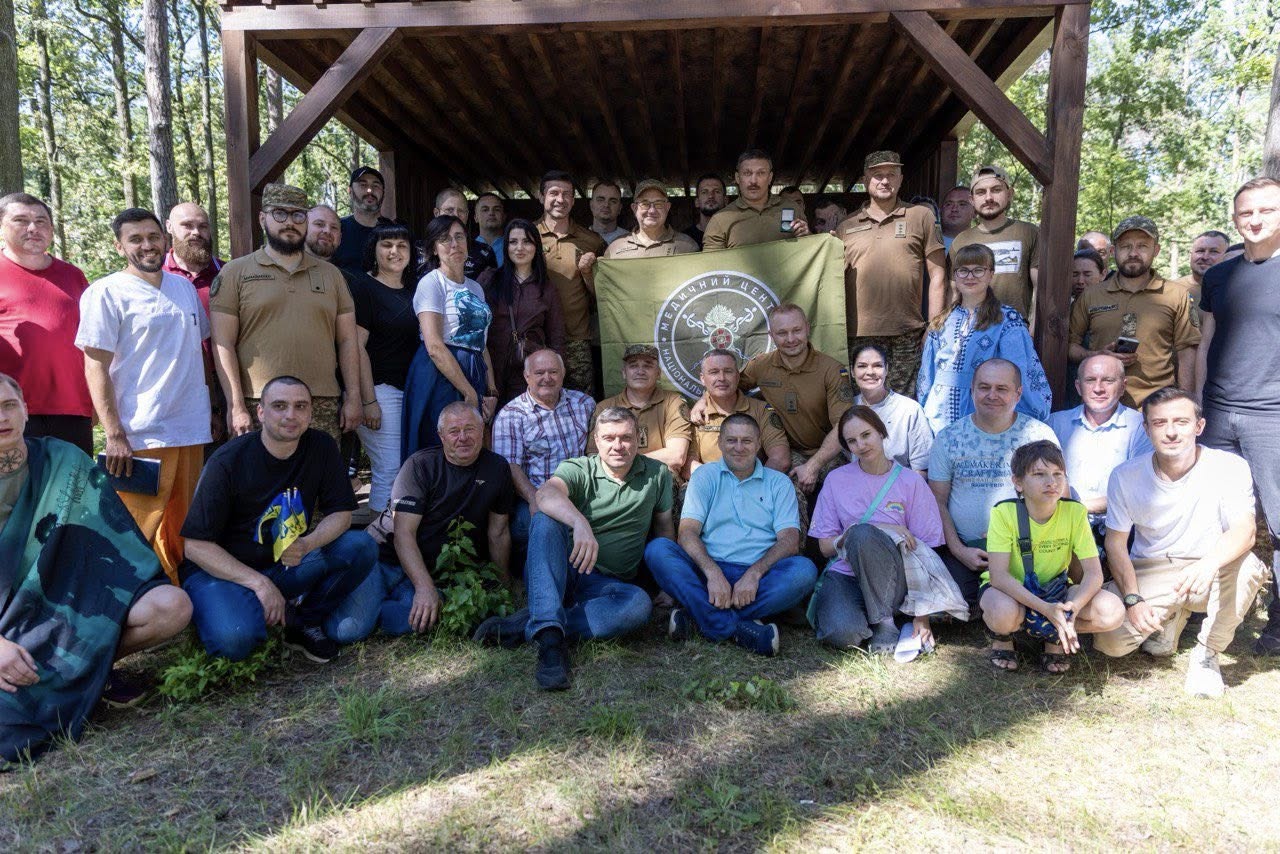 Usyk Visits Ukrainian Soldiers Undergoing Rehabilitation