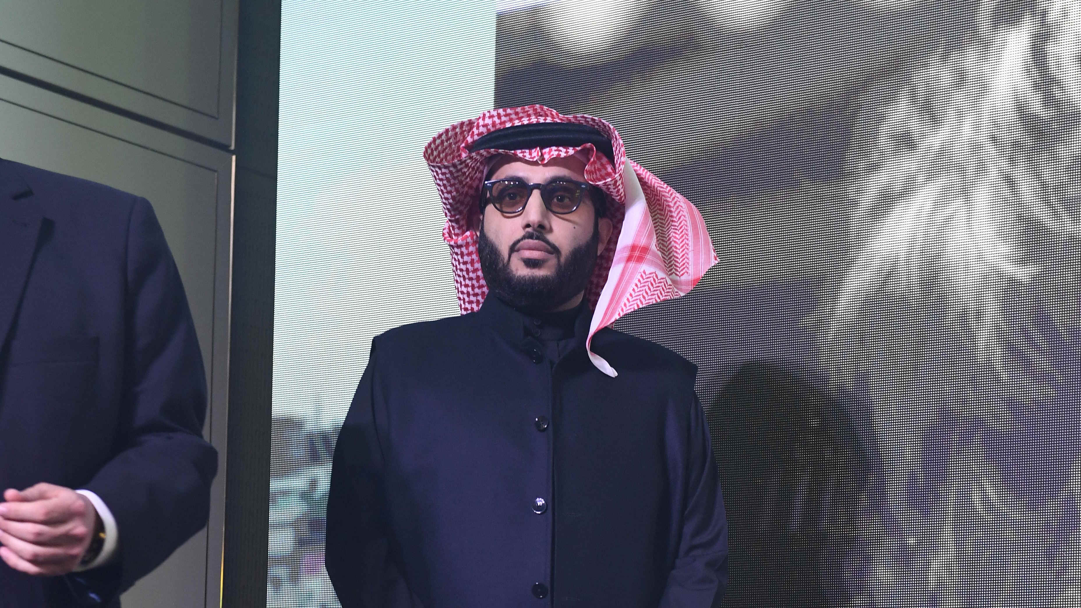 Turki Alalshikh desmiente que Arabia Saudita esté recortando gastos en boxeo