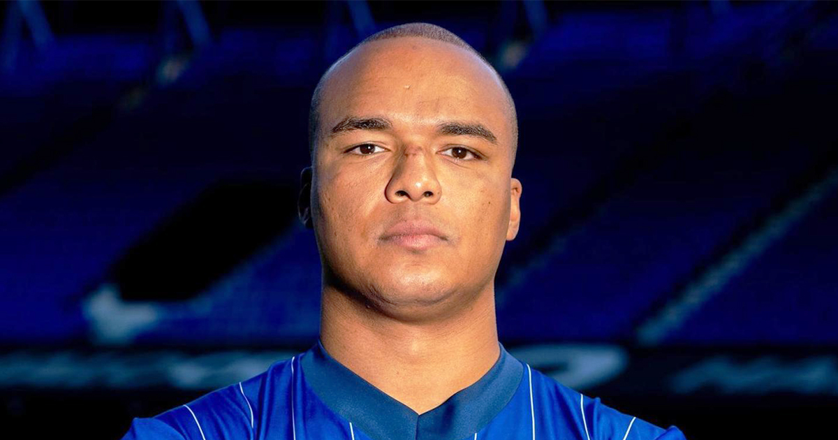 Лапін запропонував Вордлі варіанти для захисту титулу. Та розв’язання проблеми з Ітаумою Лапін запропонував Вордлі варіанти для захисту титулу. Та розв’язання проблеми з Ітаумою