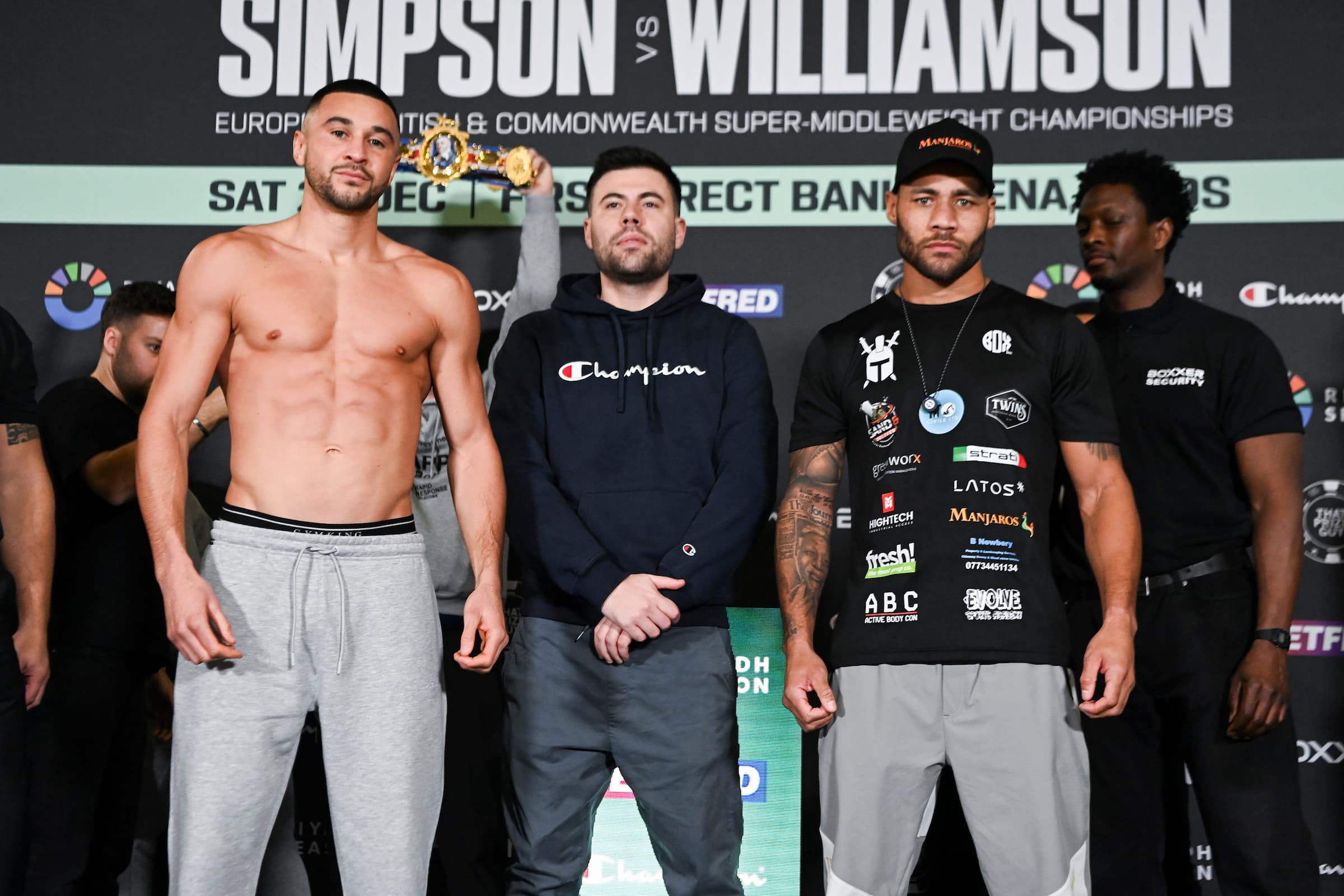 Troy Williamson noqueó a Callum Simpson