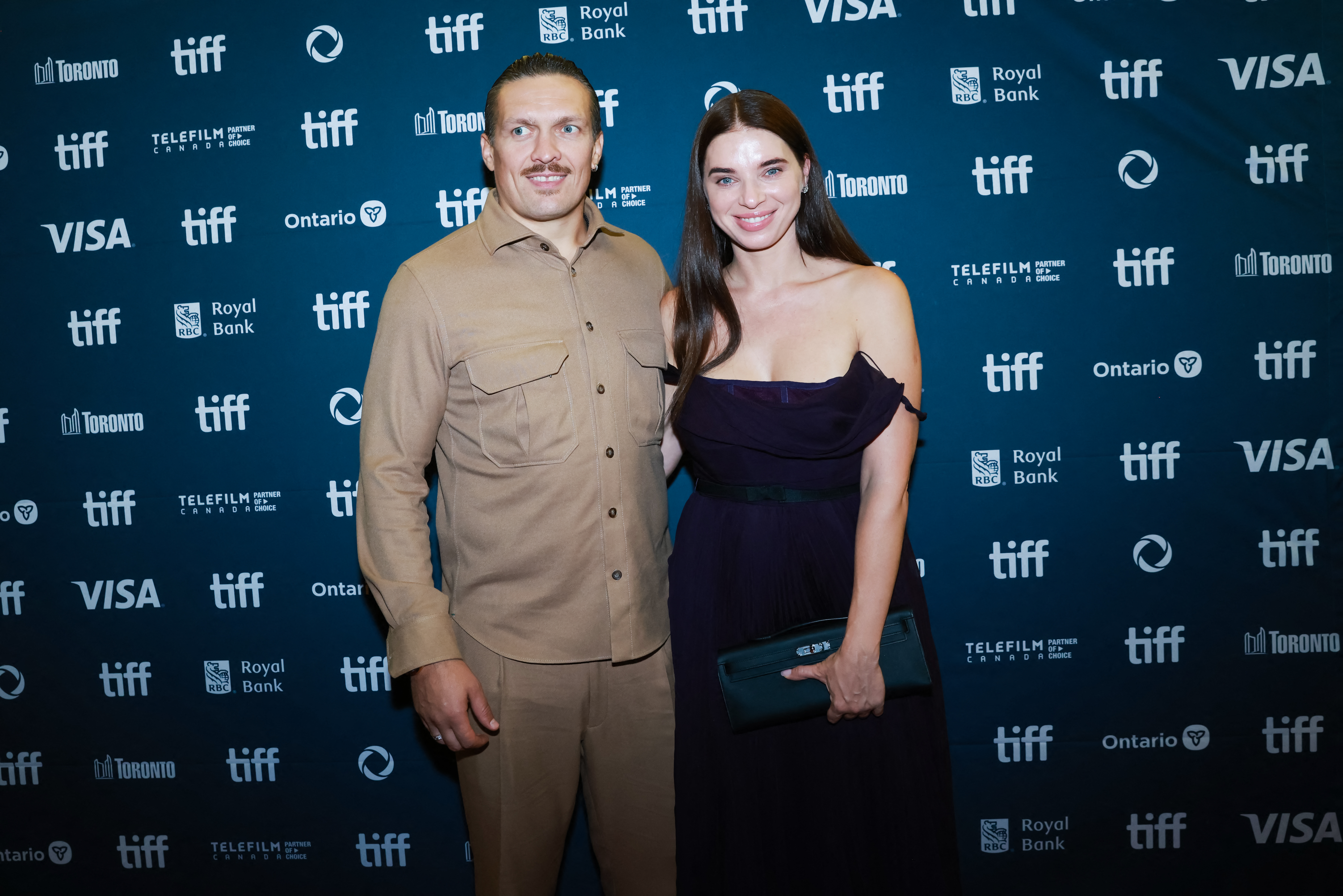 Usyk visitó el Festival Internacional de Cine de Toronto Usyk visitó el Festival Internacional de Cine de Toronto