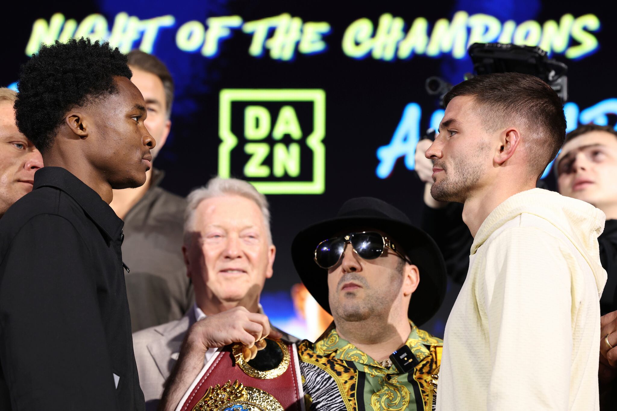 Sam Noakes superó por poco a Abdullah Mason en el pesaje