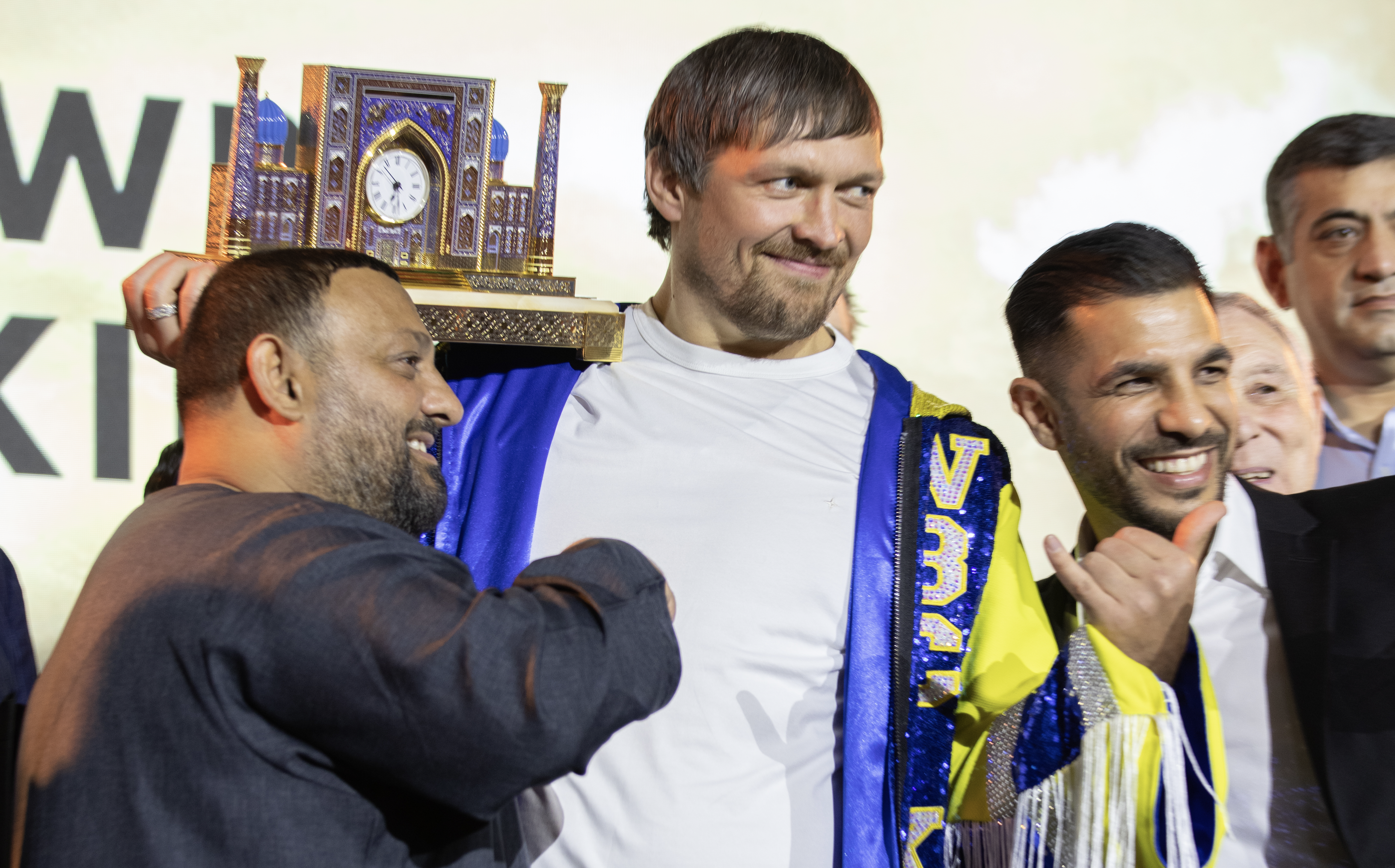 Александр Усик получил награду WBC King