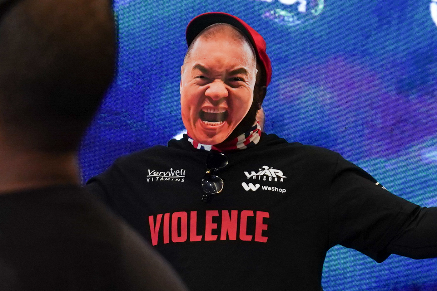 Zhilei reta a Chisora: «Quiero golpearte» Zhilei reta a Chisora: «Quiero golpearte»