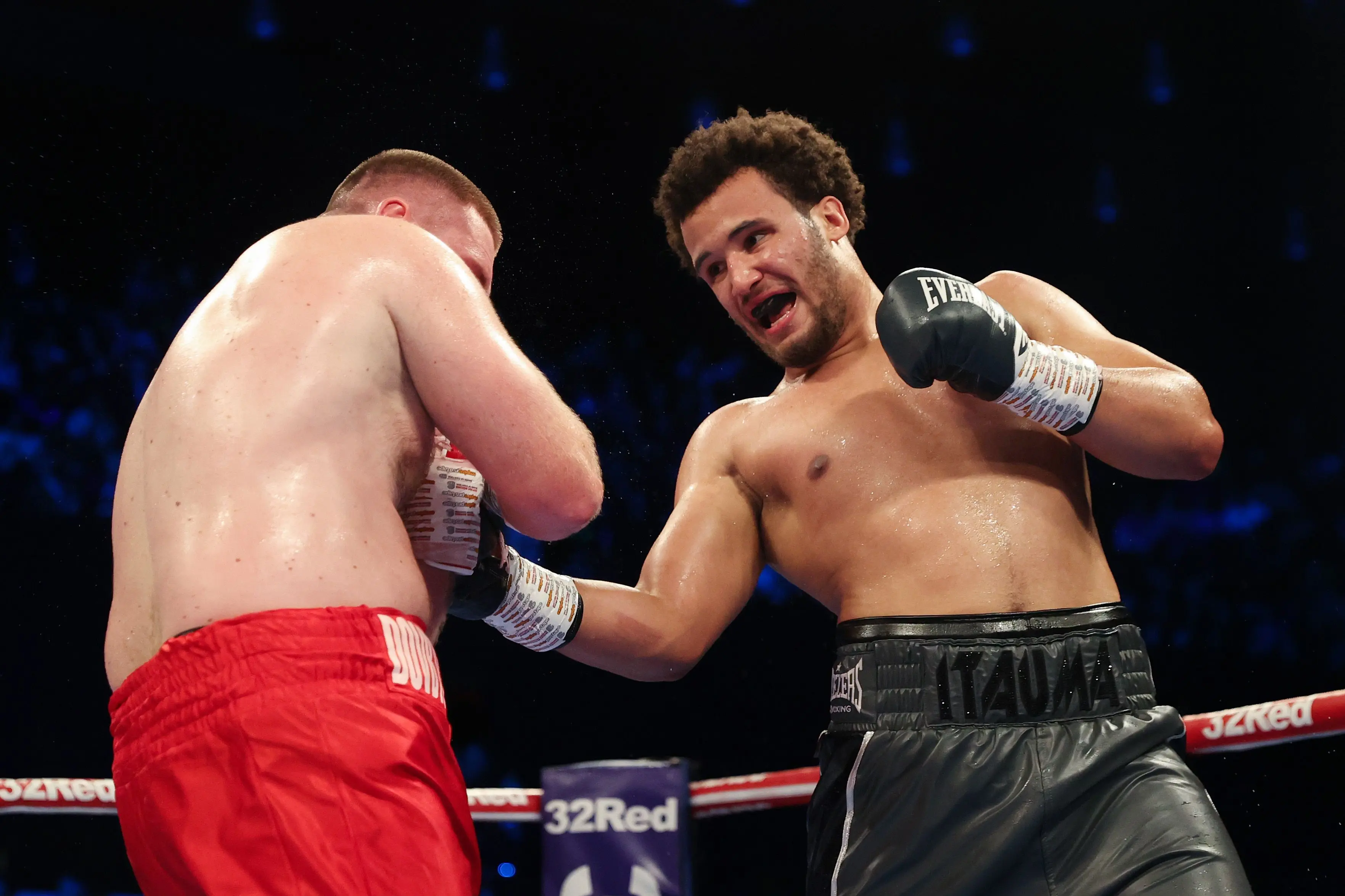 Итаума против Усика и Дюбуа: точнее ли он топов и чем выделяется на их фоне Итаума против Усика и Дюбуа: точнее ли он топов и чем выделяется на их фоне