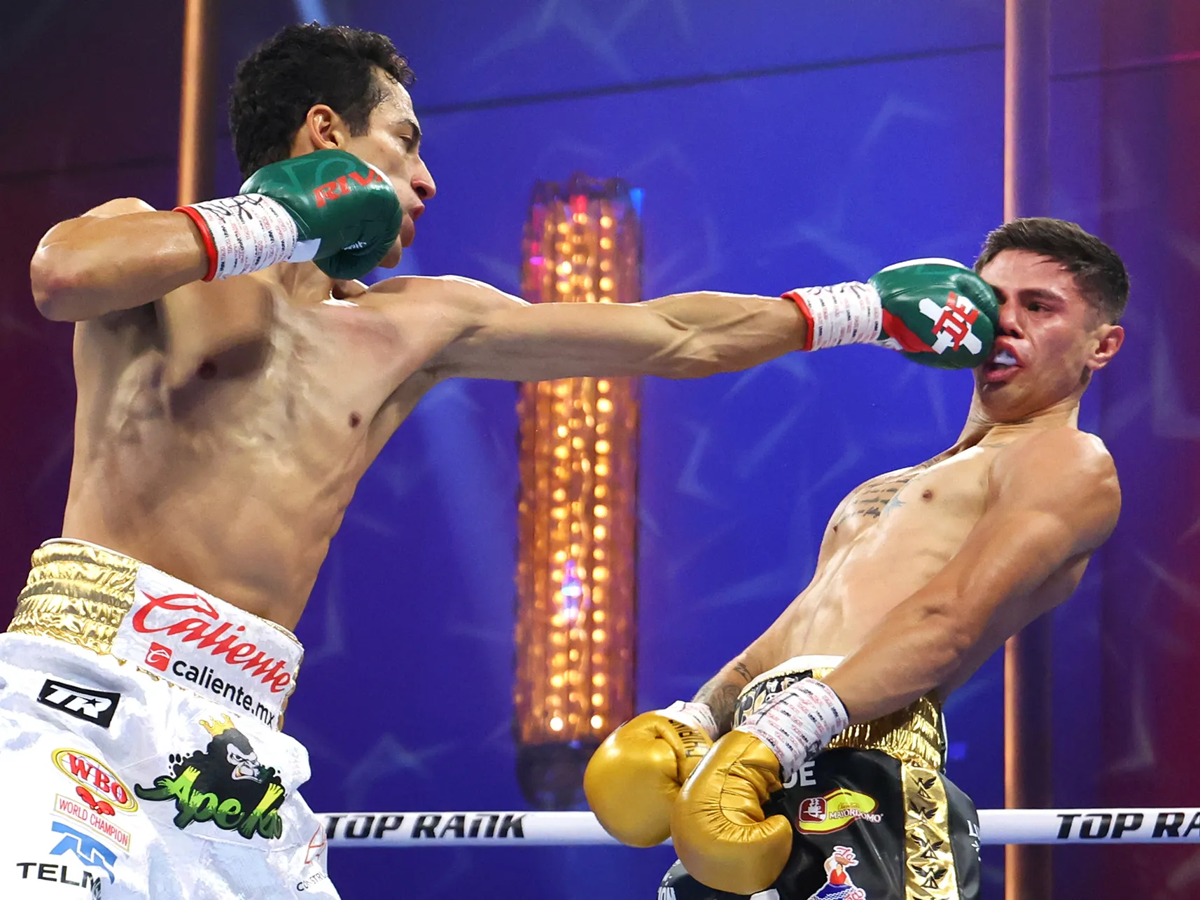 Quién de los campeones de peso superpluma recibe más golpes: Ball, Espinoza, Fulton o Leo Quién de los campeones de peso superpluma recibe más golpes: Ball, Espinoza, Fulton o Leo