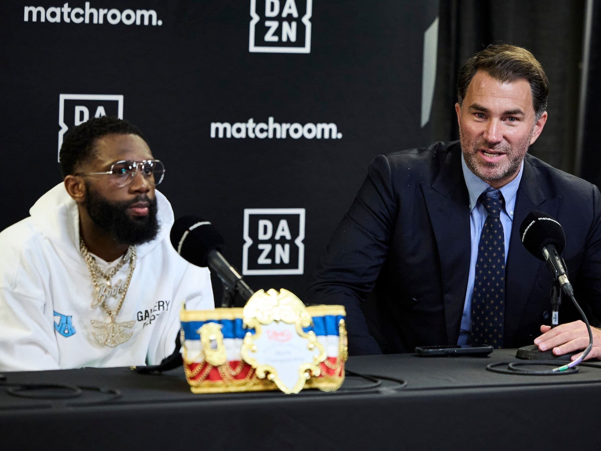 Eddie Hearn nombra cuatro posibles rivales para Ennis