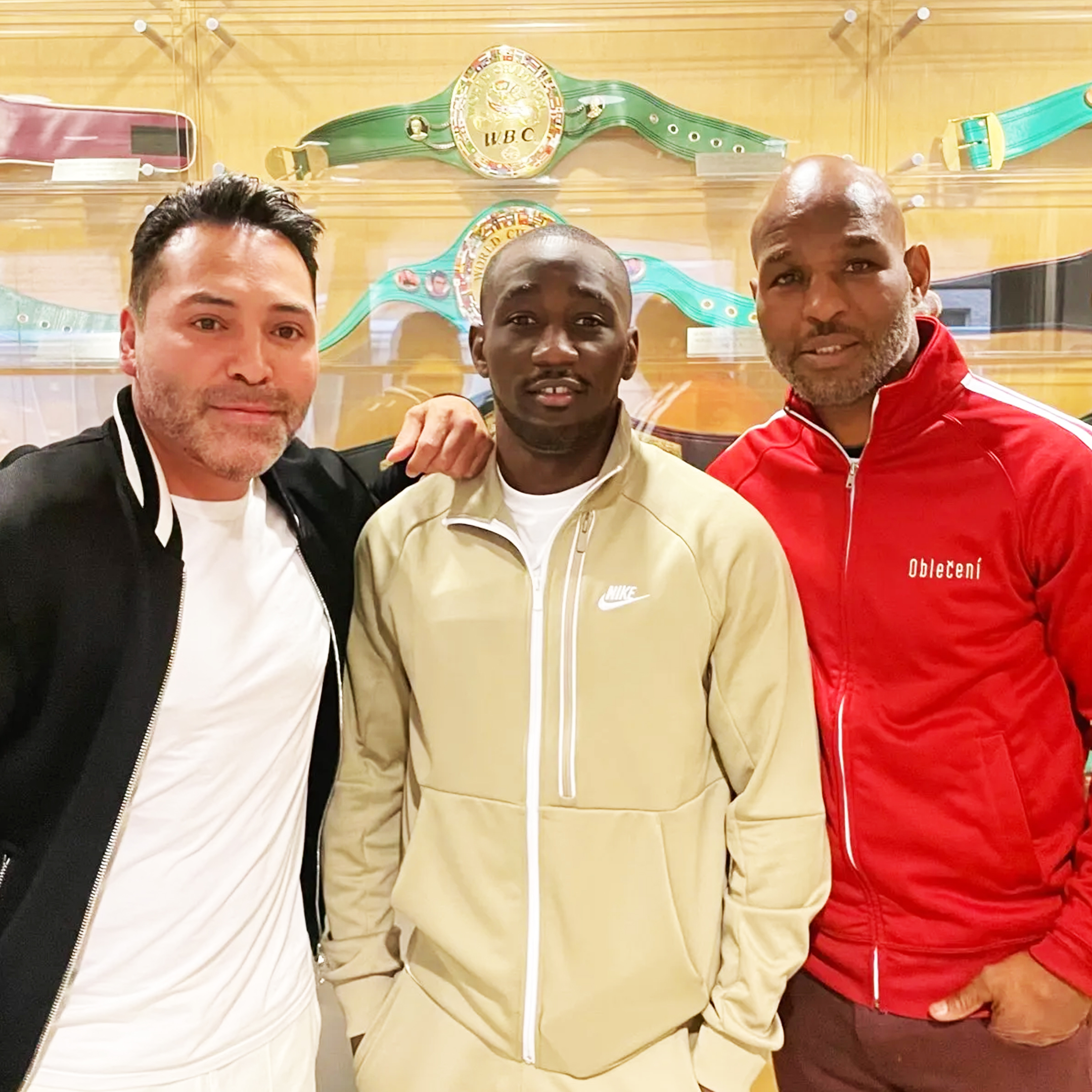 De La Hoya Suggests Crawford’s Next Opponent: “The Biggest Fight for Him”