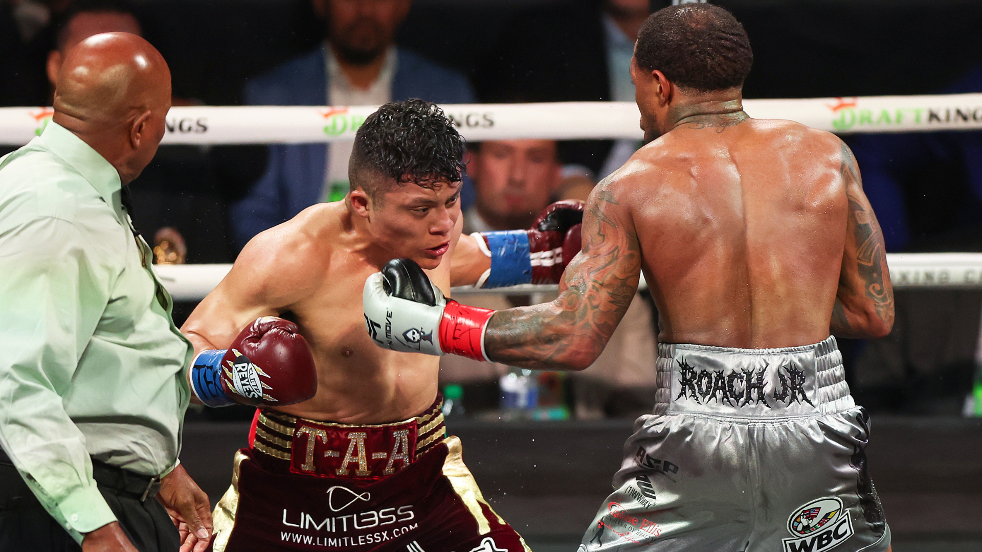 Isaac Cruz vs Lamont Roach: estadísticas de RTFight